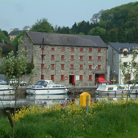 Waterside Guesthouse Graiguenamanagh Exteriör bild
