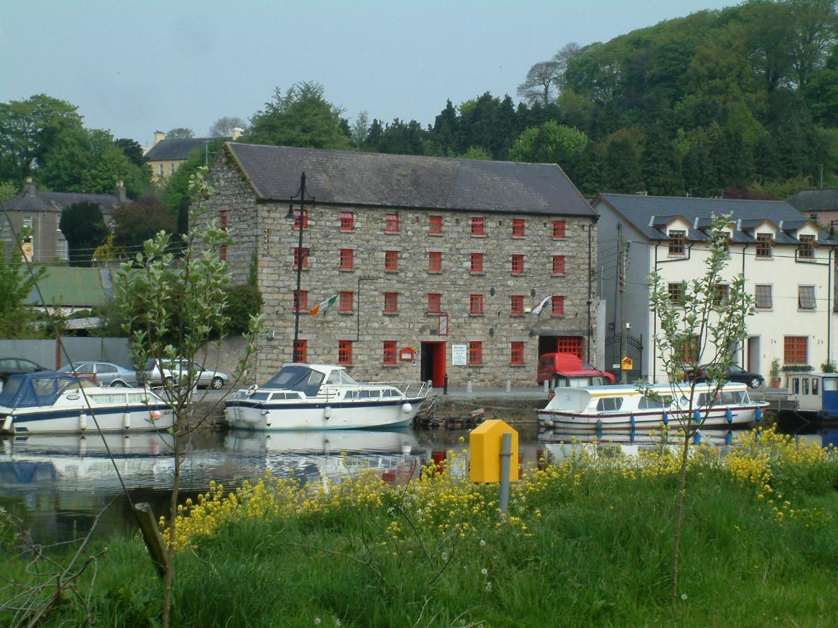 Waterside Guesthouse Graiguenamanagh Exteriör bild